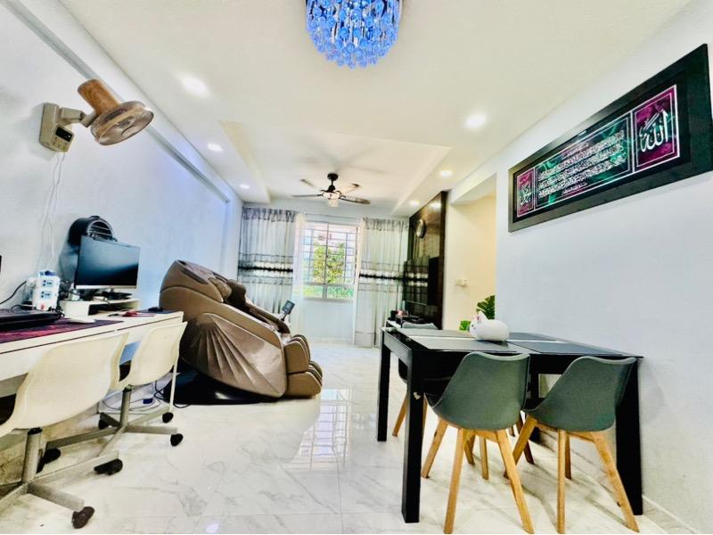 HDB Apartment for Sale: D13, 373018
