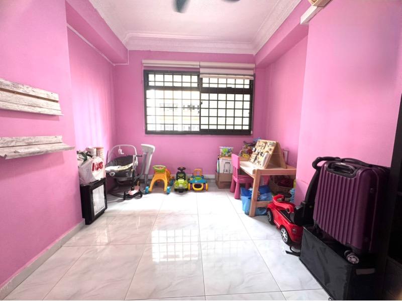 742 Tampines Street 72 HDB Apartment For Sale, $666,000, 3 Bed 2 Bath 1,076 sqft $619.00 psf
