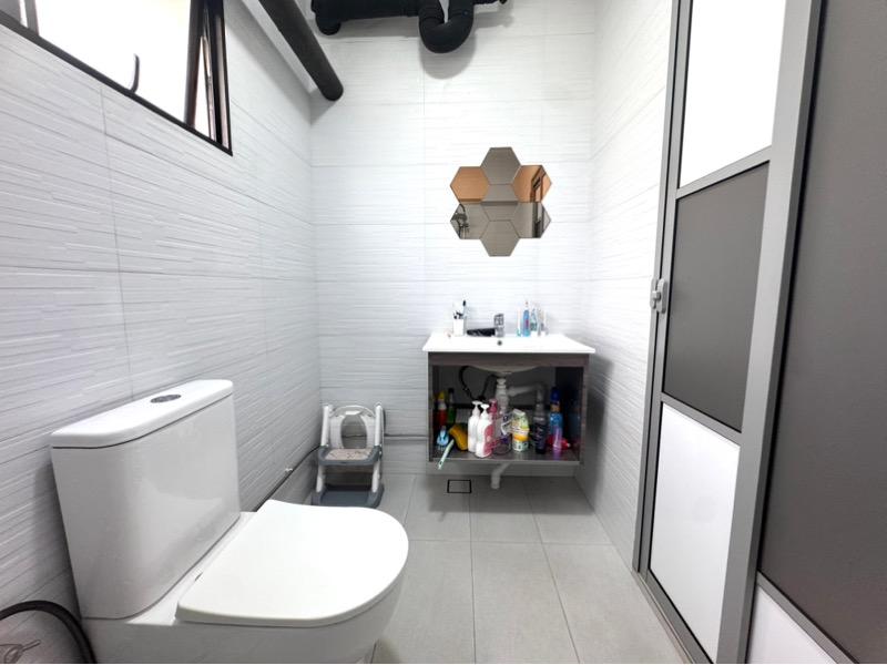 742 Tampines Street 72 HDB Apartment For Sale, $666,000, 3 Bed 2 Bath 1,076 sqft $619.00 psf