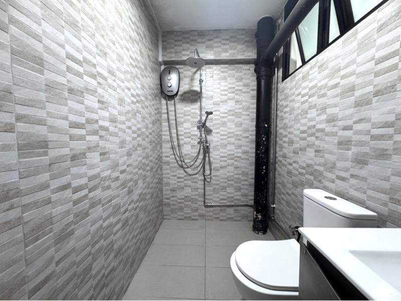 742 Tampines Street 72 HDB Apartment For Sale, $666,000, 3 Bed 2 Bath 1,076 sqft $619.00 psf