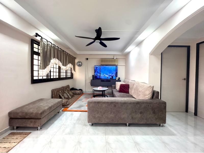 742 Tampines Street 72 HDB Apartment For Sale, $666,000, 3 Bed 2 Bath 1,076 sqft $619.00 psf