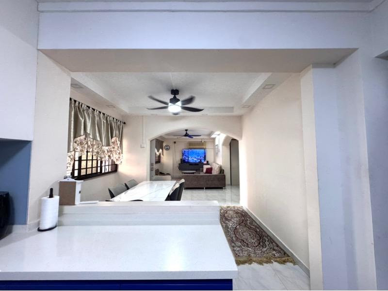 742 Tampines Street 72 HDB Apartment For Sale, $666,000, 3 Bed 2 Bath 1,076 sqft $619.00 psf