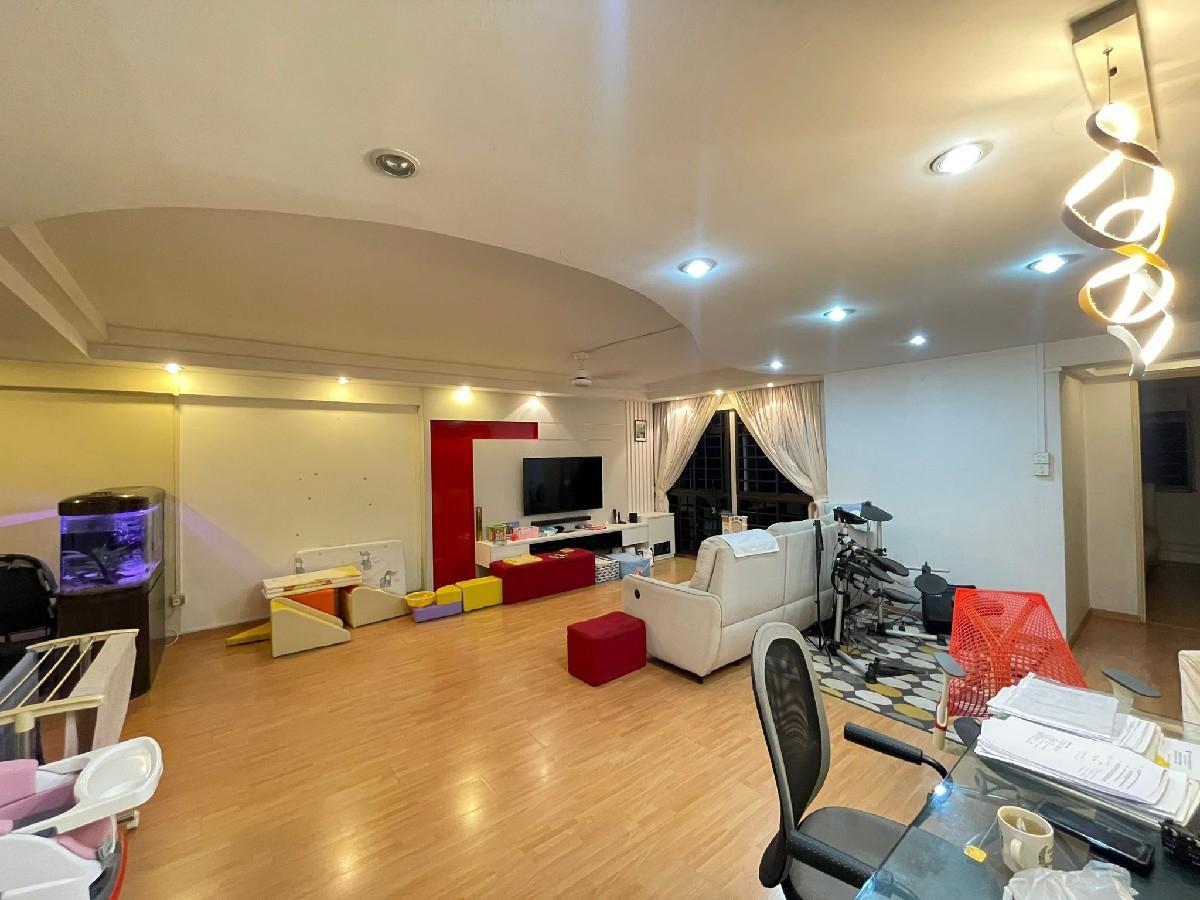 Prop-GPT: HDB Apartment: D19  188D Rivervale Drive