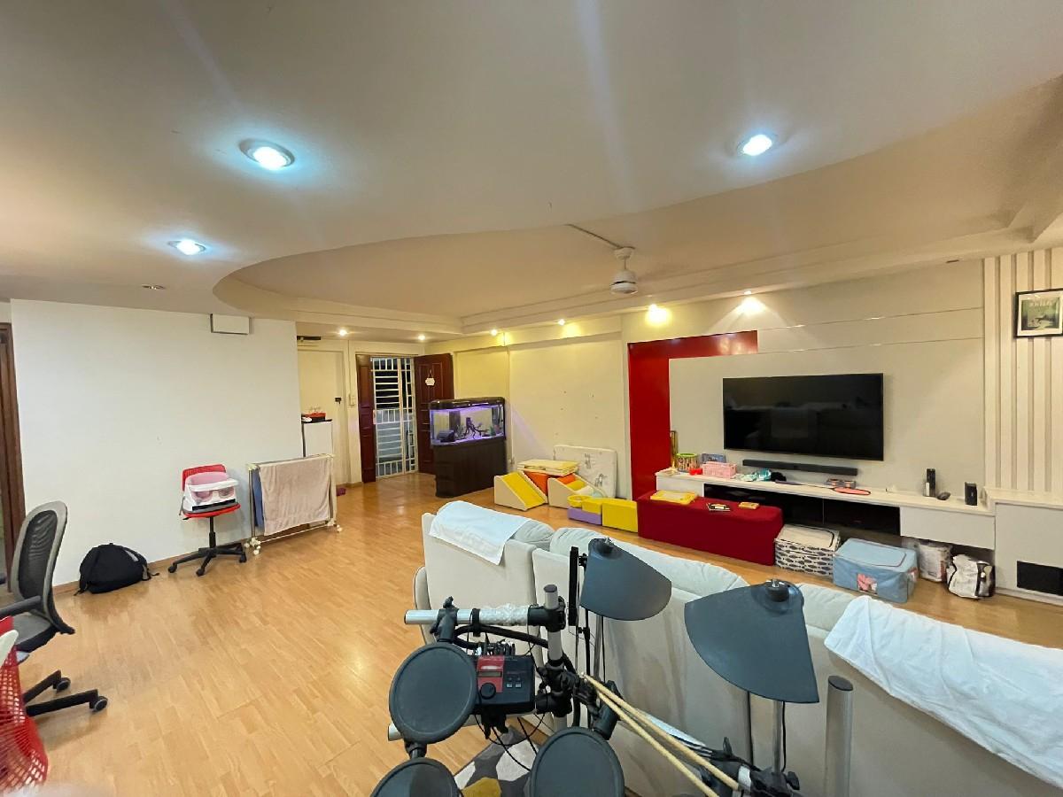 188D Rivervale Drive HDB Apartment For Sale, $730,000, 3 Bed 2 Bath 1,238 sqft $590.00 psf