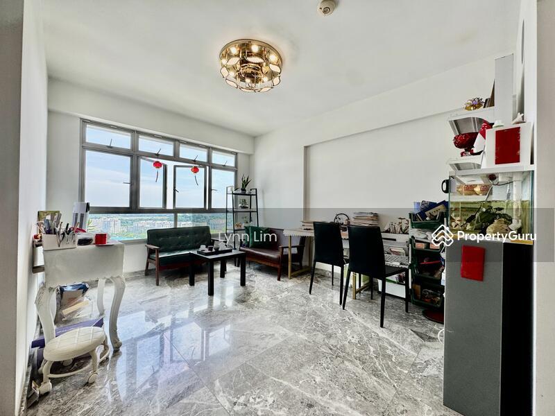 Prop-GPT: HDB Flat: D25  183C Marsiling Greenview
