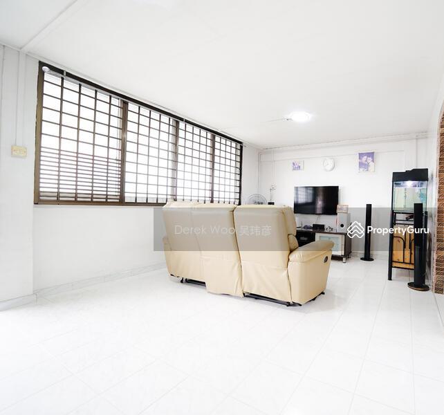 Prop-GPT: HDB Flat: D27 Yishun 713 Yishun Street 71