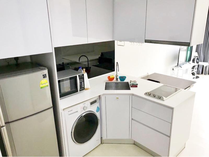 Condominium for Sale, Grandview Suites @ Geylang Condominium For Sale, $650,0001 Bath 420 sqft $1,548.00 psf, SGD 650,000