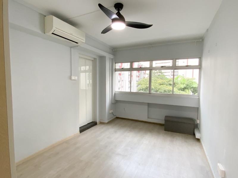 HDB Apartment for Sale, 275 Toh Guan Road HDB Apartment For Sale, $590,000, 3 Bed 2 Bath 968 sqft $610.00 psf, SGD 590,000 | 99-year Leasehold