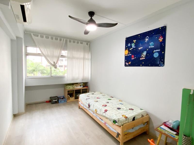 HDB Apartment for Sale, 275 Toh Guan Road HDB Apartment For Sale, $590,000, 3 Bed 2 Bath 968 sqft $610.00 psf, SGD 590,000 | 99-year Leasehold