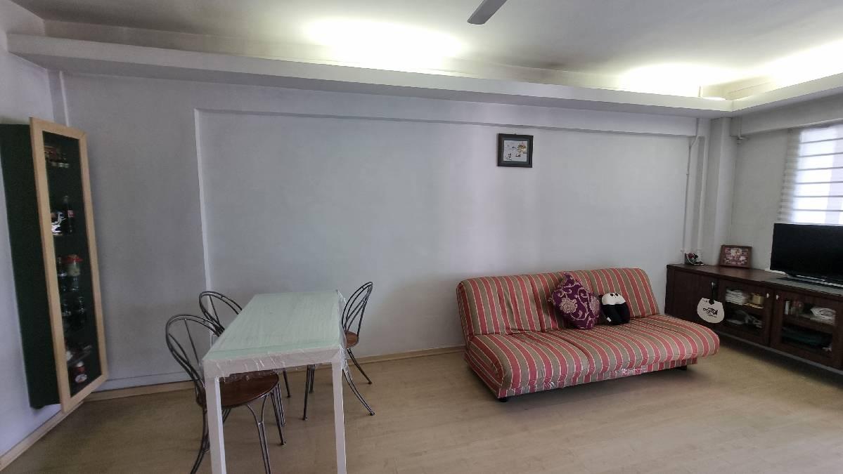 219 Ang Mo Kio Avenue 1 HDB Apartment For Sale, $450,000, 2 Bed 2 Bath 721 sqft $624.00 psf