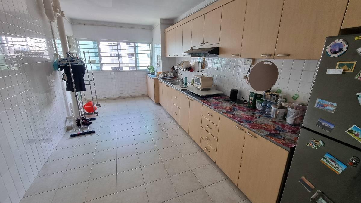 219 Ang Mo Kio Avenue 1 HDB Apartment For Sale, $450,000, 2 Bed 2 Bath 721 sqft $624.00 psf
