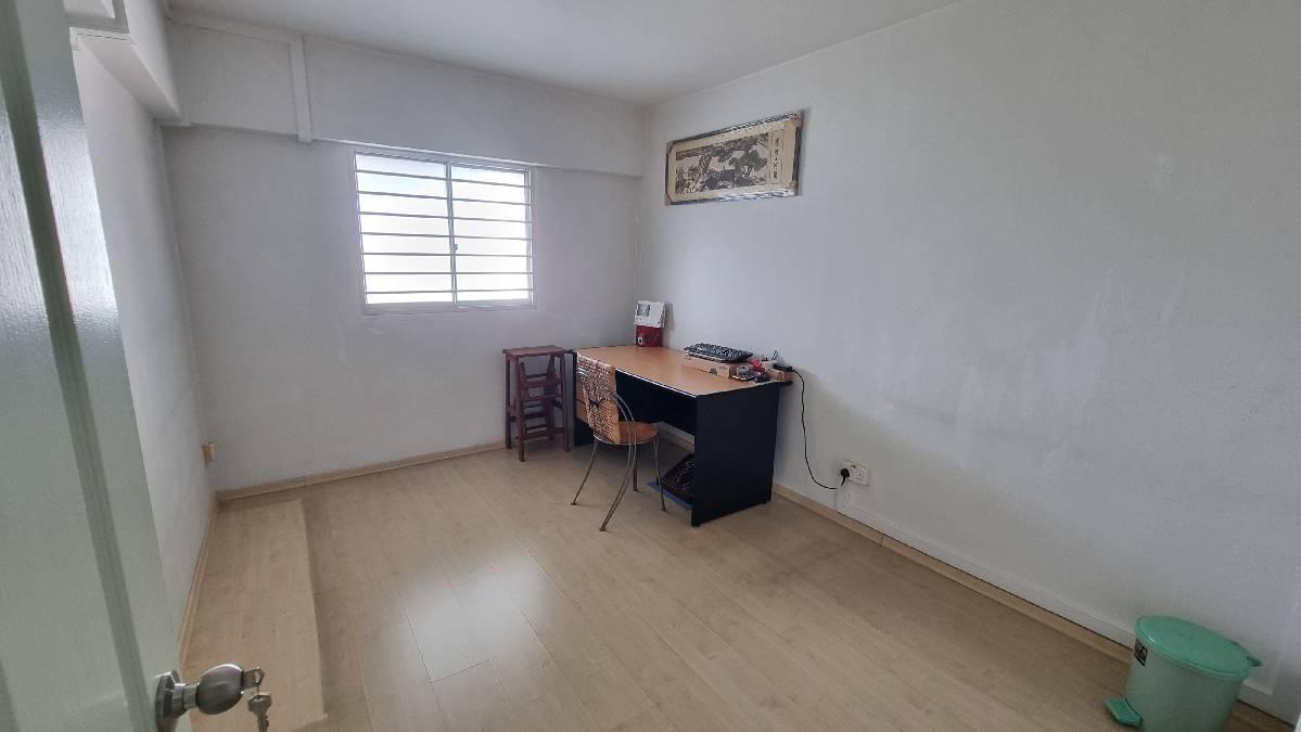 219 Ang Mo Kio Avenue 1 HDB Apartment For Sale, $450,000, 2 Bed 2 Bath 721 sqft $624.00 psf