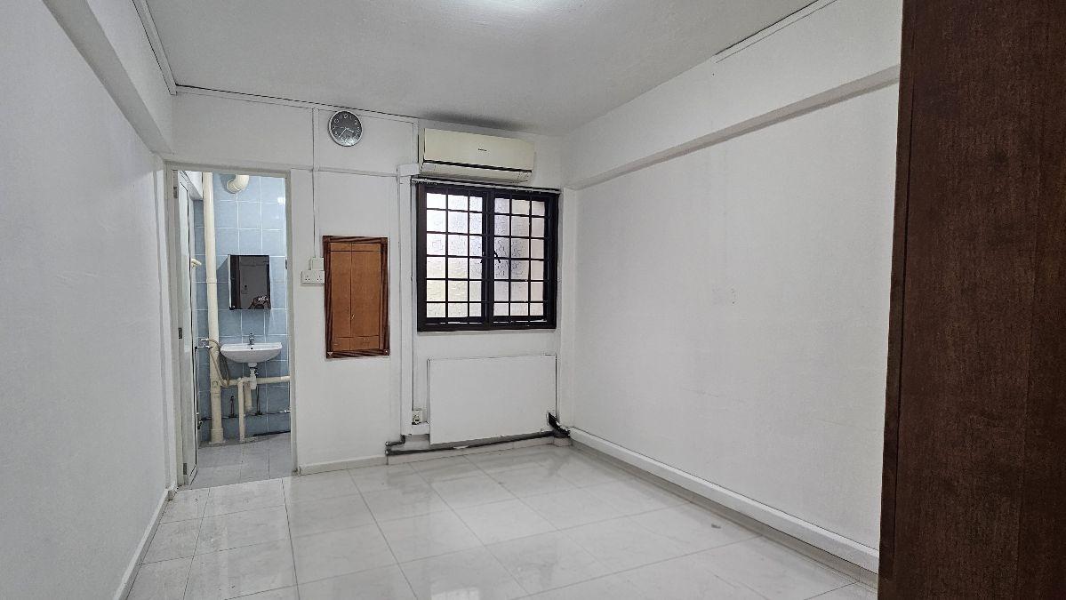 728 Clementi West Street 2 HDB Apartment For Sale, $1,300,000, 4 Bed 4 Bath 1,755 sqft $741.00 psf