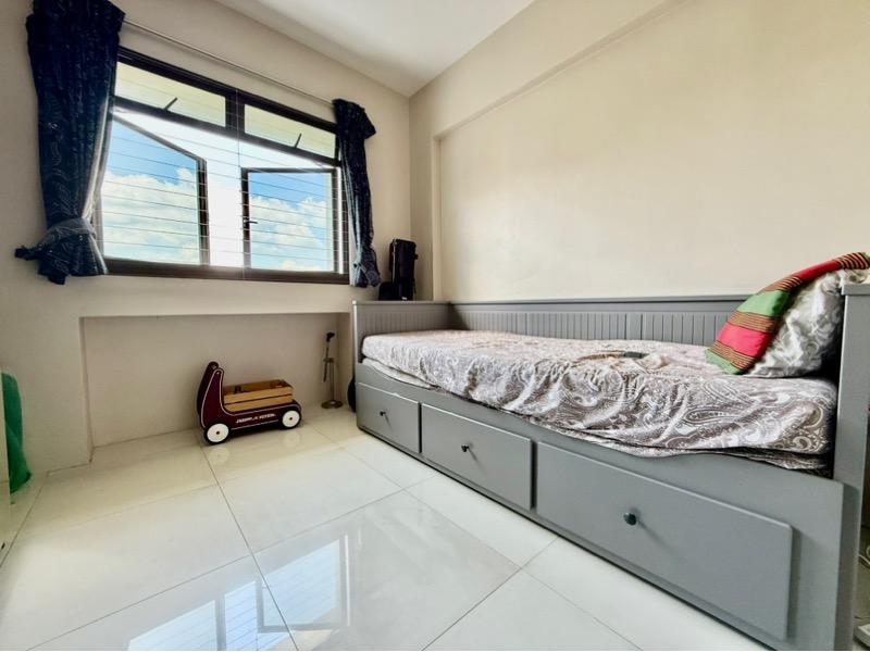 486 Admiralty Link HDB Apartment For Sale, $618,000, 3 Bed 2 Bath 1,194 sqft $518.00 psf