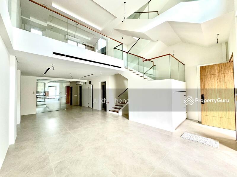 Prop-GPT: Terrace: D19  Serangoon Garden. Brand New Modern Inter Terrace!