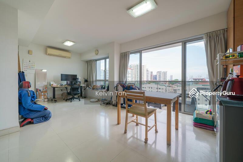 Prop-GPT: Condominium: D14  Esta Ruby