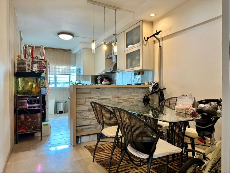 204 Ang Mo Kio Avenue 3 HDB Apartment For Sale, $618,000, 3 Bed 2 Bath 990 sqft $624.00 psf