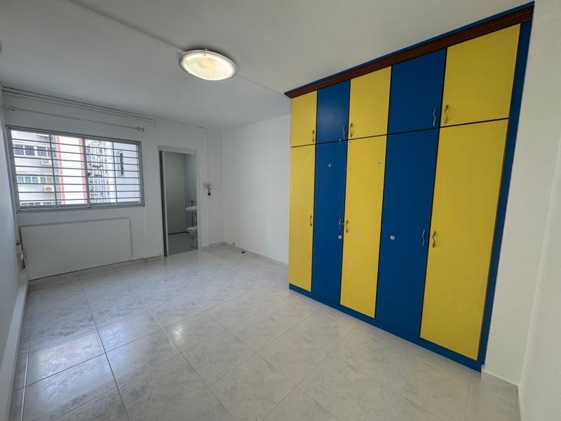 437 Tampines Street 43 HDB Apartment For Sale, $680,000, 3 Bed 2 Bath 1,119 sqft $608.00 psf