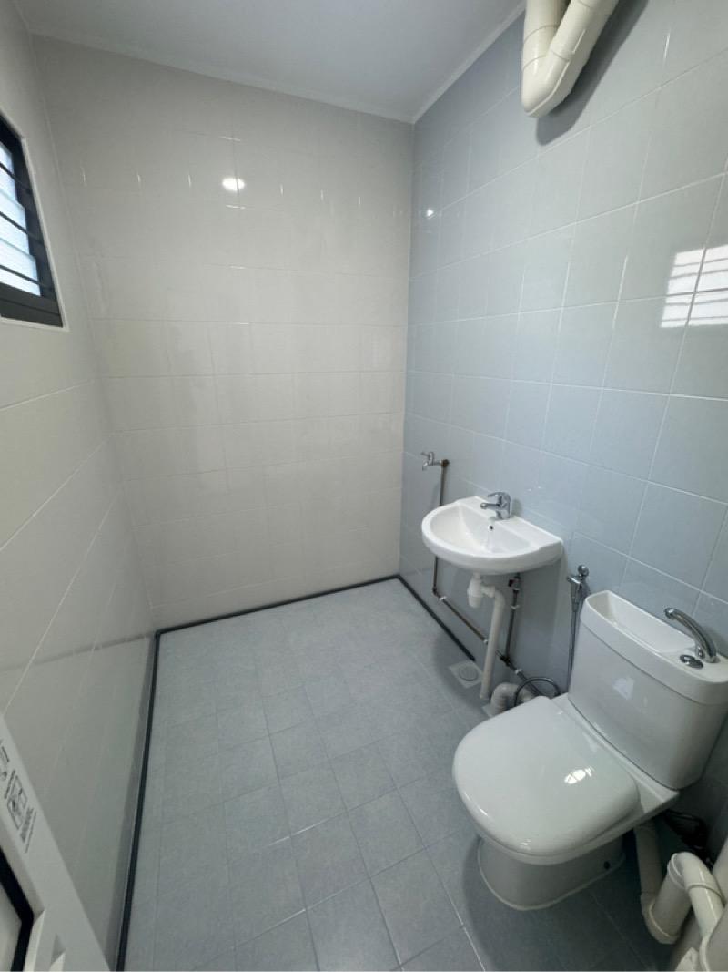 437 Tampines Street 43 HDB Apartment For Sale, $680,000, 3 Bed 2 Bath 1,119 sqft $608.00 psf