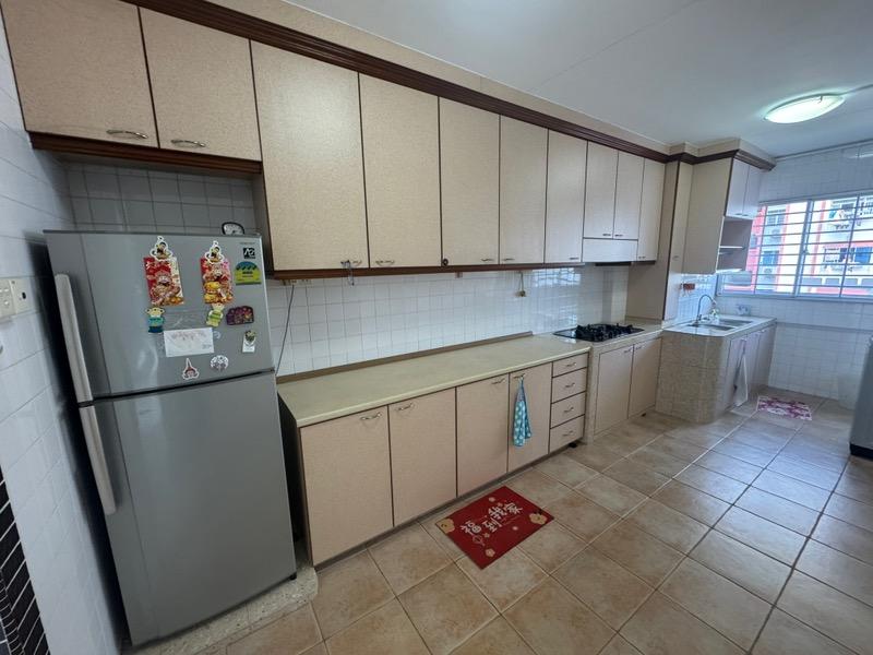 437 Tampines Street 43 HDB Apartment For Sale, $680,000, 3 Bed 2 Bath 1,119 sqft $608.00 psf