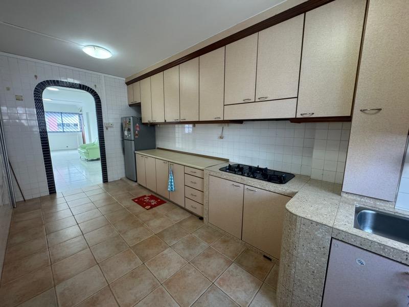 437 Tampines Street 43 HDB Apartment For Sale, $680,000, 3 Bed 2 Bath 1,119 sqft $608.00 psf