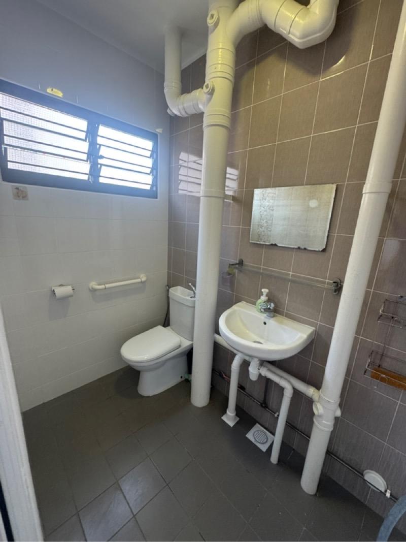 437 Tampines Street 43 HDB Apartment For Sale, $680,000, 3 Bed 2 Bath 1,119 sqft $608.00 psf