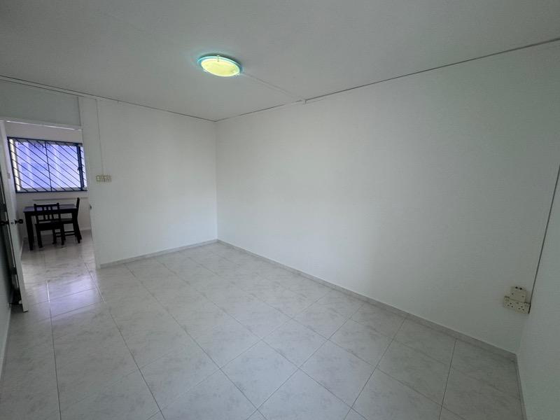 437 Tampines Street 43 HDB Apartment For Sale, $680,000, 3 Bed 2 Bath 1,119 sqft $608.00 psf