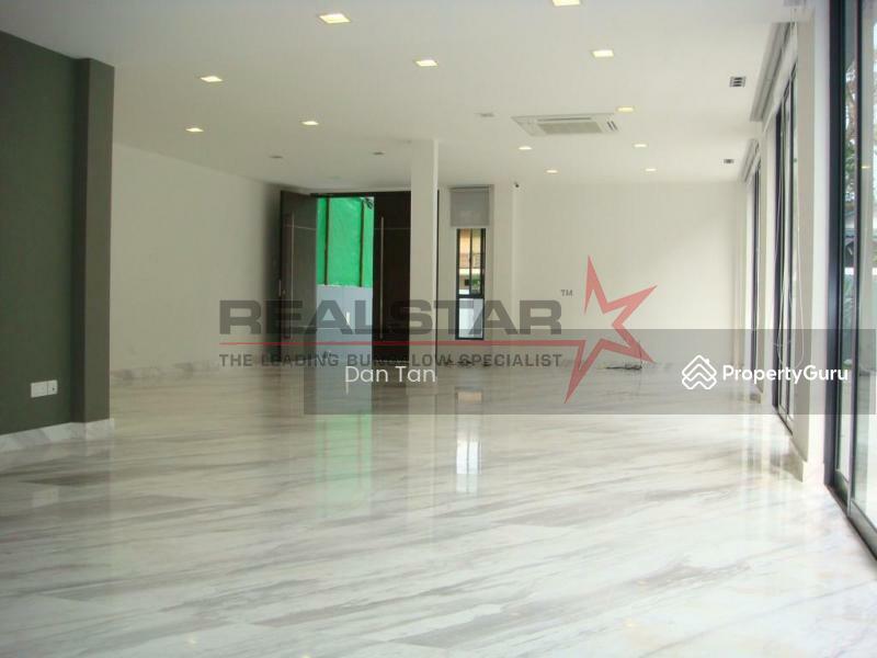 Semi-Detached for Sale, $22xxpsfMOVE IN SEMI D, SGD 10,000,000 | 999-year lease