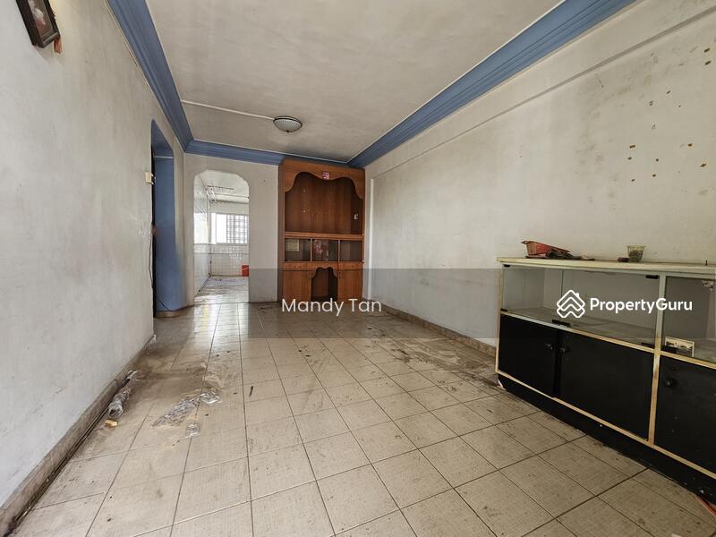 Prop-GPT: HDB Flat: D27 Yishun 707 Yishun Avenue 5