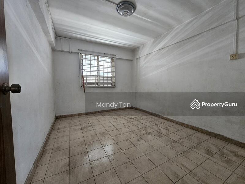 HDB Flat for Sale, 707 Yishun Avenue 5, SGD 425,000 | 99-year lease