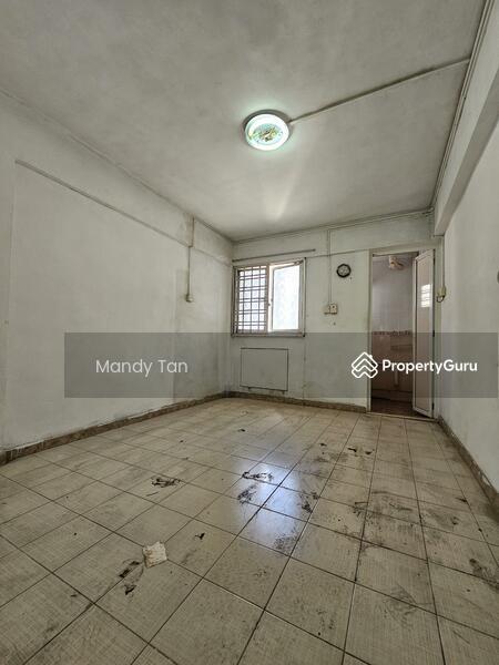 HDB Flat for Sale, 707 Yishun Avenue 5, SGD 425,000 | 99-year lease