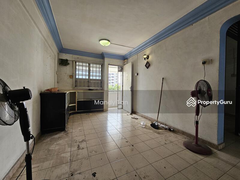 HDB Flat for Sale, 707 Yishun Avenue 5, SGD 425,000 | 99-year lease