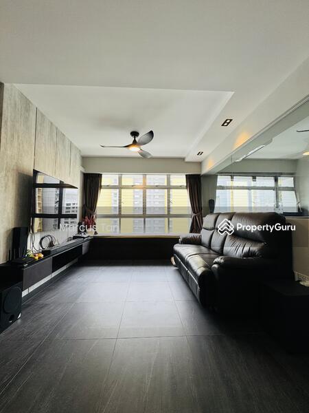 Prop-GPT: HDB Flat: D19 Punggol 409A Northshore Drive