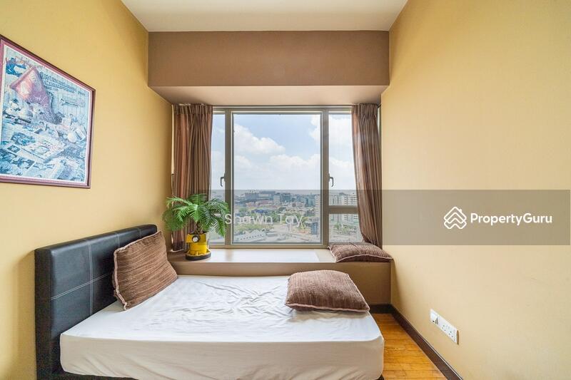 Apartment for Sale, The Centris, SGD 2,200,000 | 99-year lease