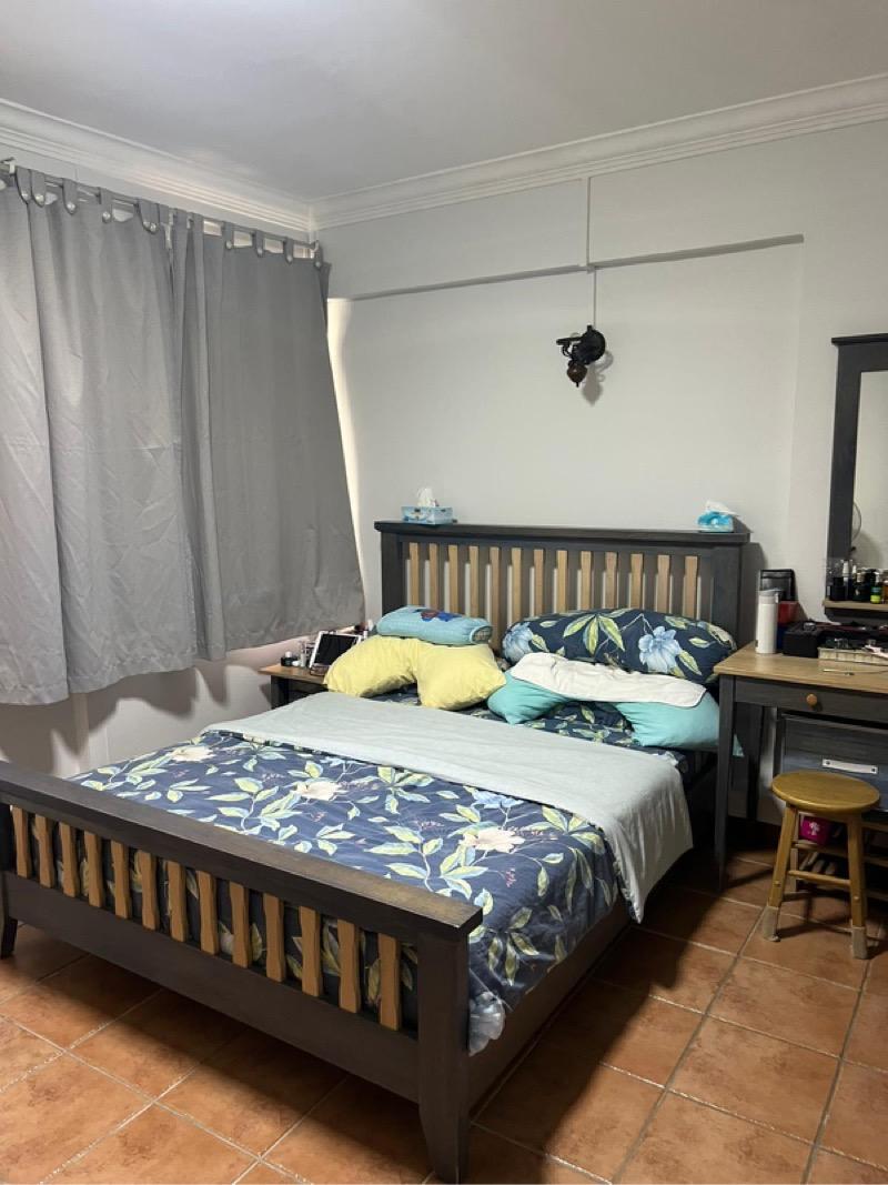 HDB Apartment for Sale, 108 Jurong East Street 13 HDB Apartment For Sale, $580,000, 3 Bed 2 Bath 1,087 sqft $534.00 psf, SGD 580,000 | 99-year Leasehold