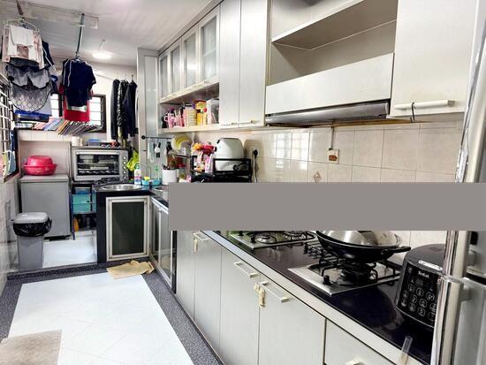 688B Choa Chu Kang Drive HDB Apartment For Sale, $630,000, 3 Bed 2 Bath 1,184 sqft $532.00 psf