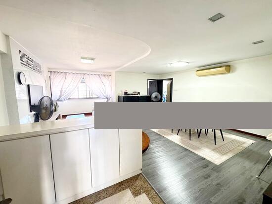 688B Choa Chu Kang Drive HDB Apartment For Sale, $630,000, 3 Bed 2 Bath 1,184 sqft $532.00 psf