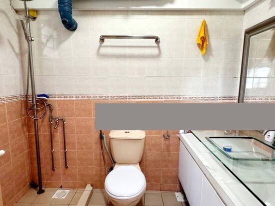 688B Choa Chu Kang Drive HDB Apartment For Sale, $630,000, 3 Bed 2 Bath 1,184 sqft $532.00 psf