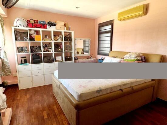 688B Choa Chu Kang Drive HDB Apartment For Sale, $630,000, 3 Bed 2 Bath 1,184 sqft $532.00 psf