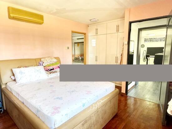 688B Choa Chu Kang Drive HDB Apartment For Sale, $630,000, 3 Bed 2 Bath 1,184 sqft $532.00 psf