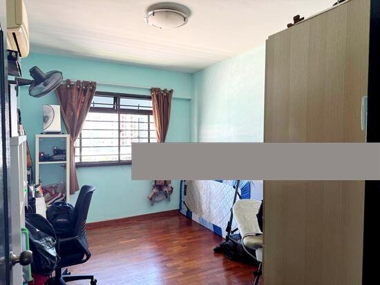 688B Choa Chu Kang Drive HDB Apartment For Sale, $630,000, 3 Bed 2 Bath 1,184 sqft $532.00 psf