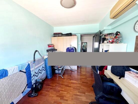 688B Choa Chu Kang Drive HDB Apartment For Sale, $630,000, 3 Bed 2 Bath 1,184 sqft $532.00 psf