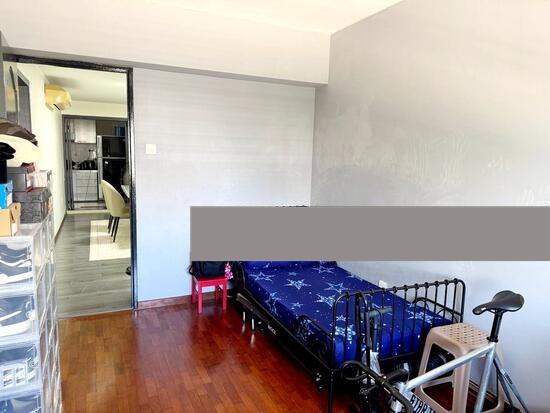 688B Choa Chu Kang Drive HDB Apartment For Sale, $630,000, 3 Bed 2 Bath 1,184 sqft $532.00 psf