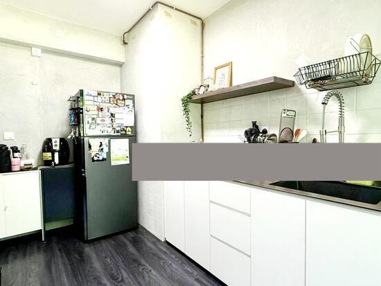 HDB Apartment for Sale, 93B Telok Blangah Street 31 HDB Apartment For Sale, $650,000, 2 Bed 2 Bath 732 sqft $888.00 psf, SGD 650,000 | 99-year Leasehold
