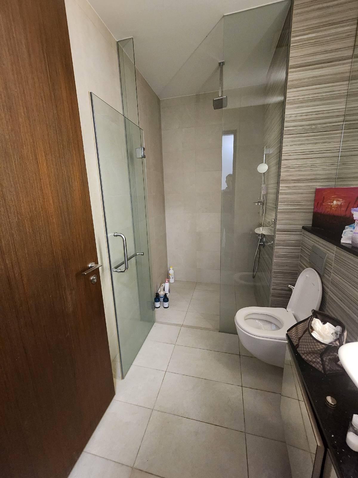 Kallang Riverside Condominium For Sale, $2,800,000, 2 Bed 2 Bath 1,033 sqft $2,711.00 psf