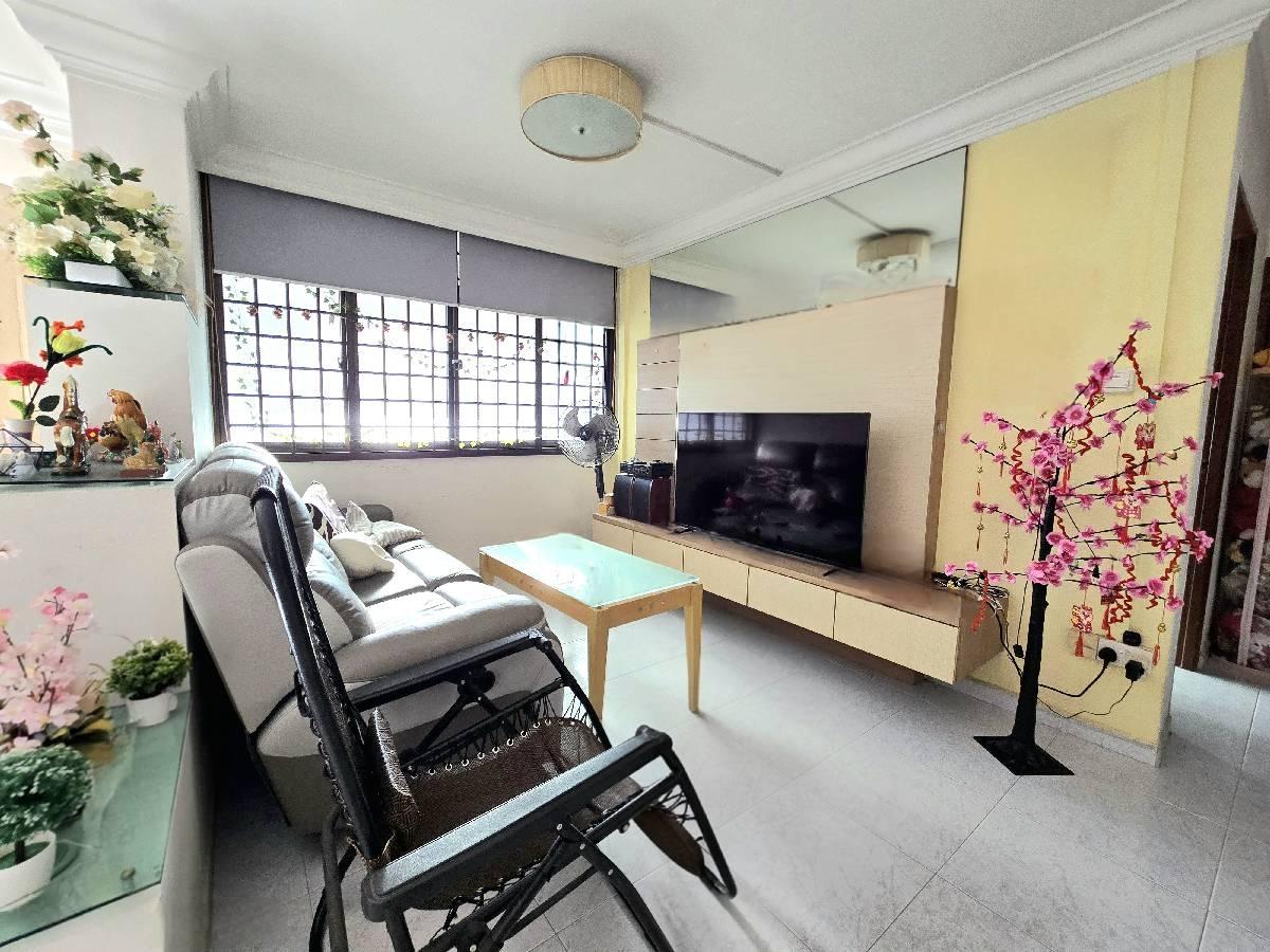 Prop-GPT: HDB Apartment: D19  929 Hougang Street 91