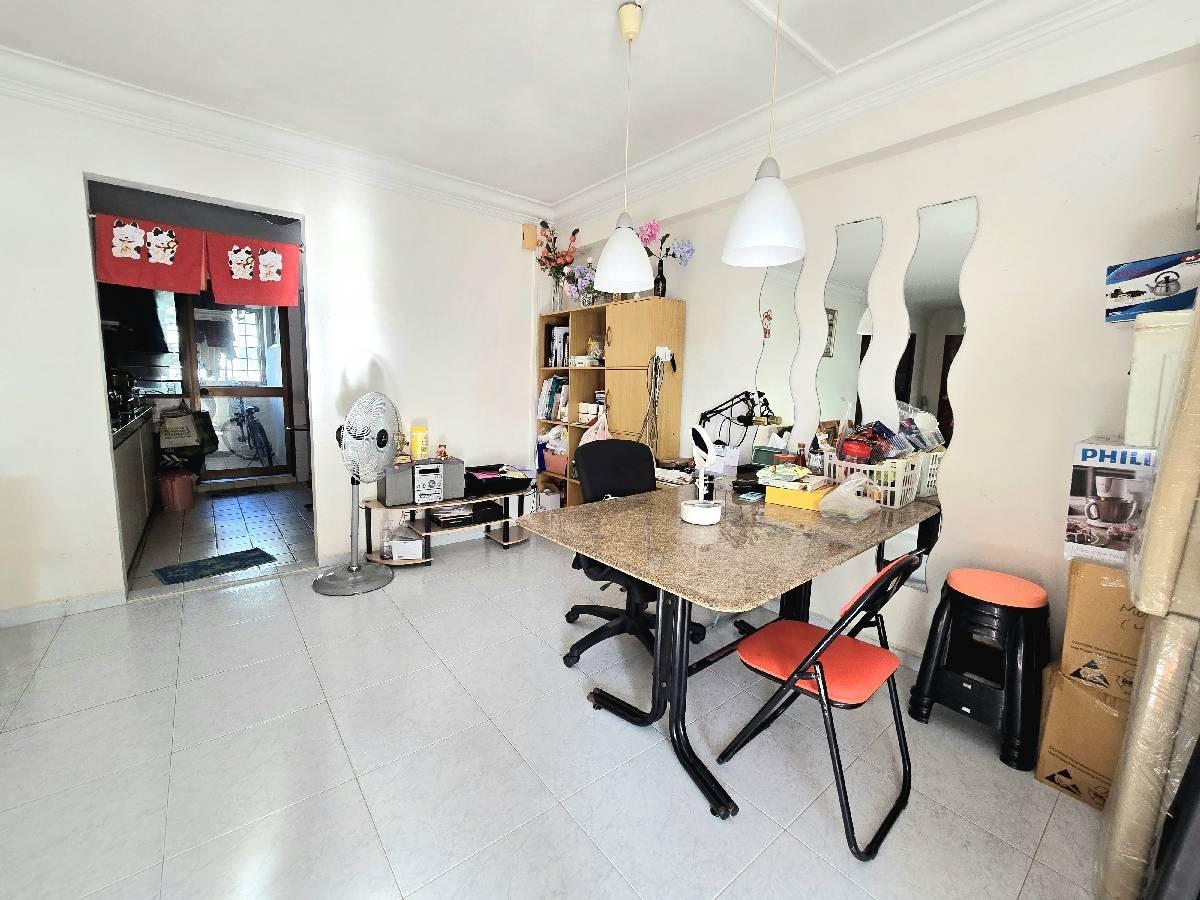 929 Hougang Street 91 HDB Apartment For Sale, $650,000, 3 Bed 2 Bath 1,076 sqft $604.00 psf