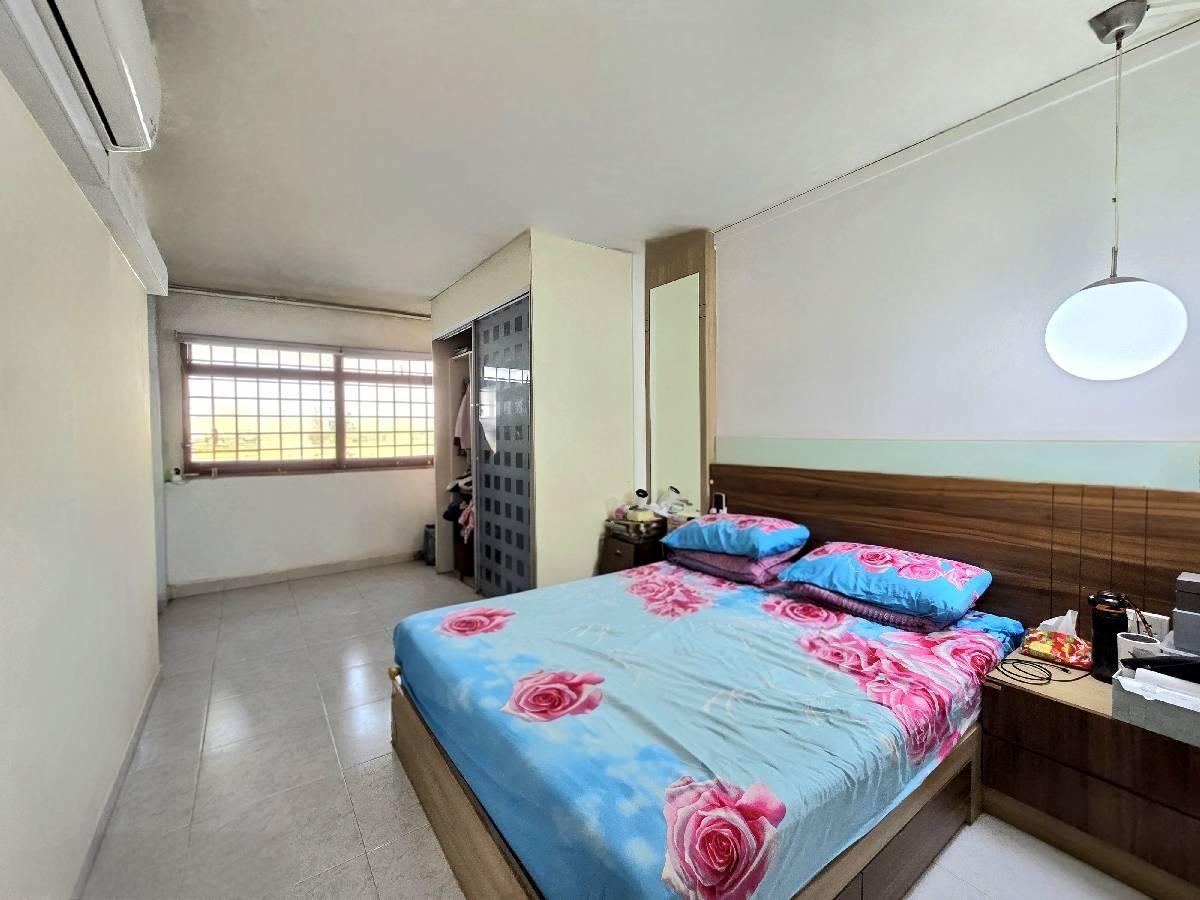 929 Hougang Street 91 HDB Apartment For Sale, $650,000, 3 Bed 2 Bath 1,076 sqft $604.00 psf