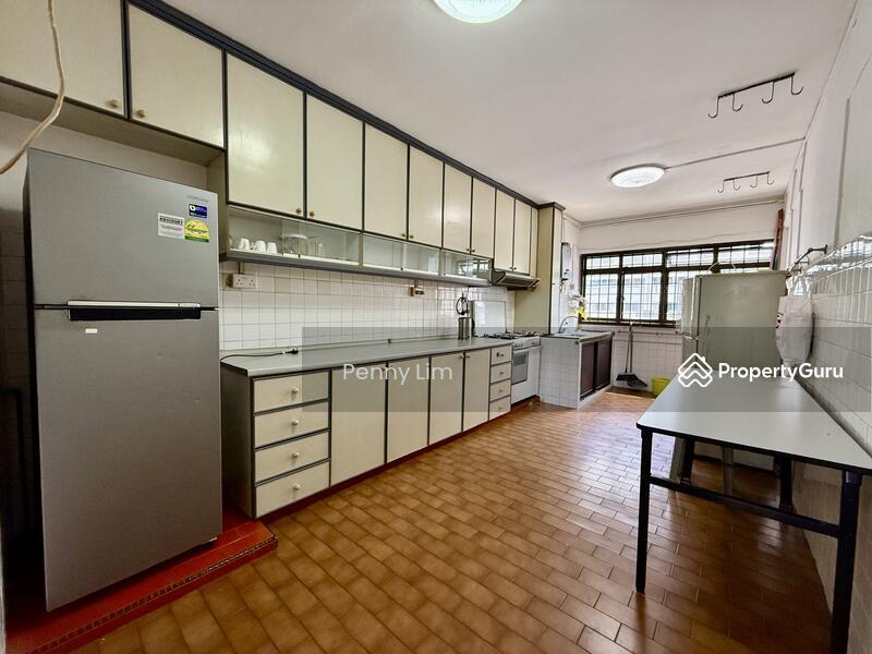 Prop-GPT: HDB Flat: D16  720 Bedok Reservoir Road