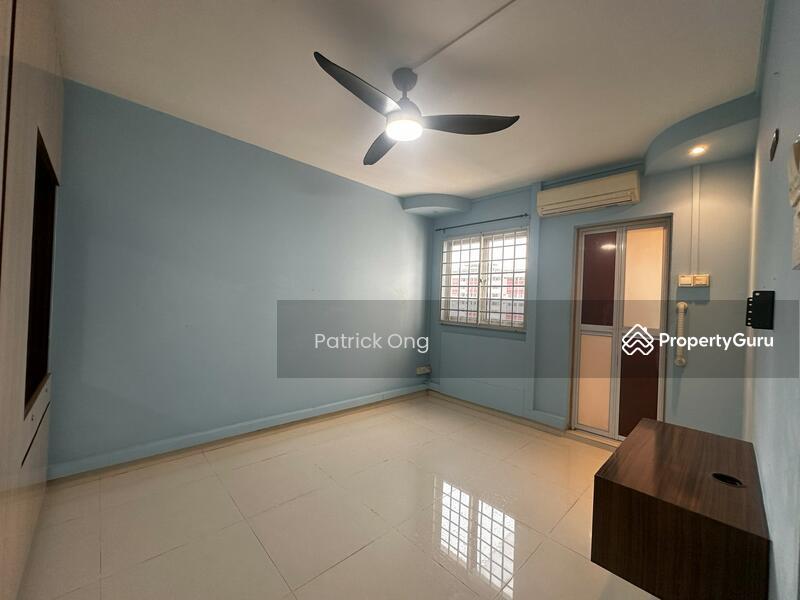 HDB Flat for Sale, 414 Bukit Batok West Avenue 4, SGD 450,000 | 99-year lease